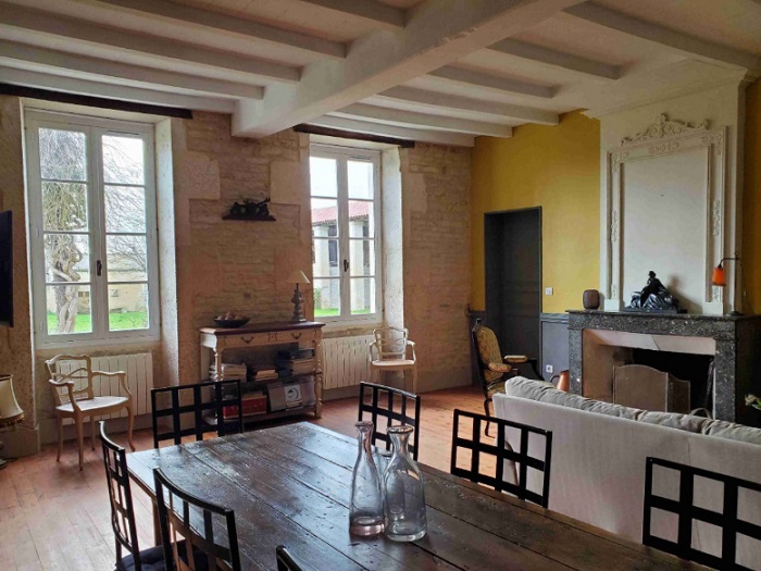 achat vente Maison de Maître a vendre , ancienne propriété viticole , dépendances Secteur Cognac  CHARENTE POITOU CHARENTES