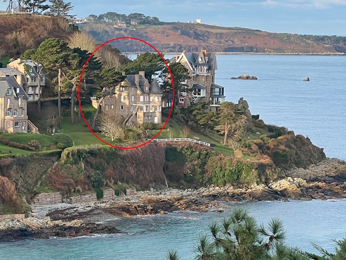 achat vente Villa Balnéaire a vendre   Perros-Guirec , surplombant la plage, accès direct au rivage CÔTES D'ARMOR BRETAGNE