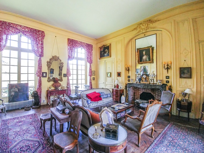 achat vente Elégant Château Classique a vendre  Monument Historique , dépendances, chapelle Paris , à 30 mn PARIS ILE DE FRANCE