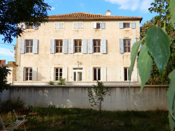 achat vente Maison de Maître a vendre , ancienne propriété viticole , dépendances Proche Narbonne , dans un village AUDE LANGUEDOC ROUSSILLON